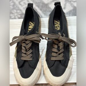 Ladies Zara Black and Tan Lace-Up Sneakers New With Tags Size 8